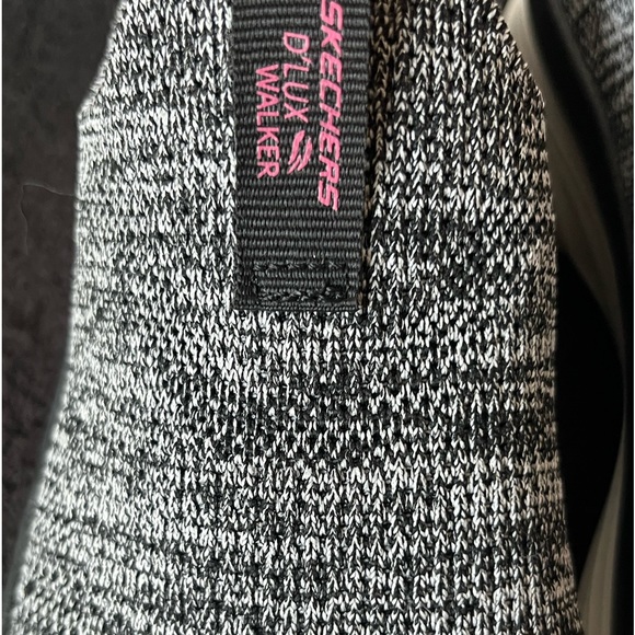 Skechers Women’s Relaxed Fit Air-Cooled Memory Foam Washable D’Lux Walker Shoes - Picture 9 of 14